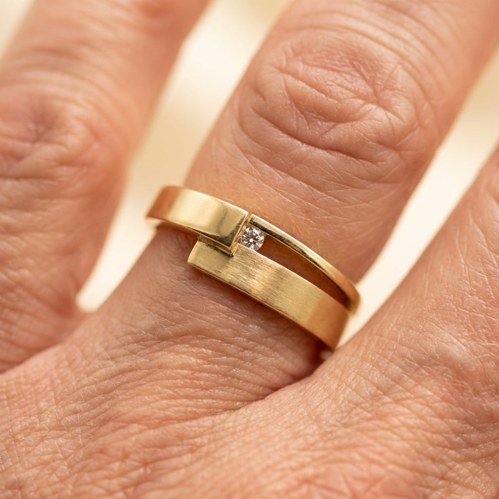 An Elegant Wrap Around Gold Ring