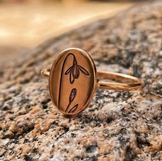 Birth Flower Rosegold colored Signet Ring