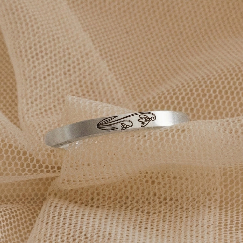 Thin Engraved Floral Silver colored Ring