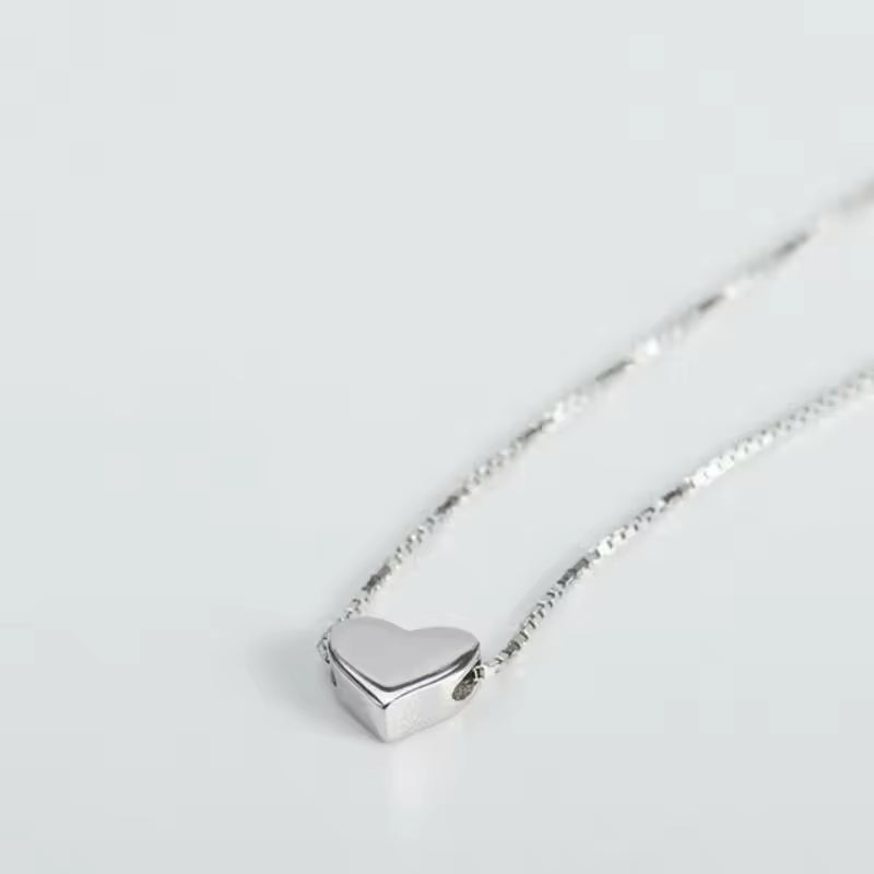 Minimalist Heart Pendant Necklace