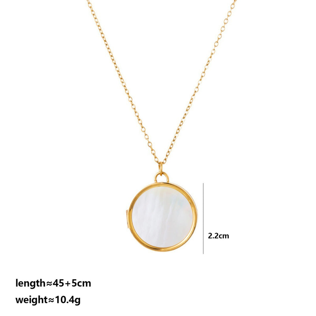 Polished Garment with an Effortless Classic Look