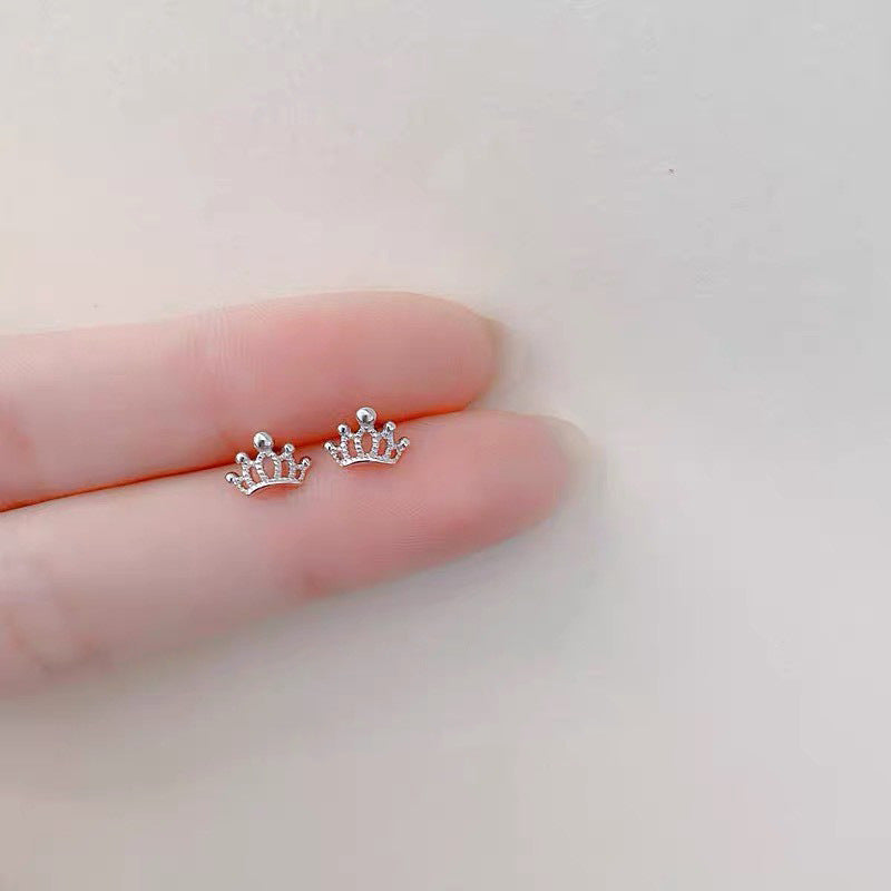 Classic Silver Earring with Timeless Appeal