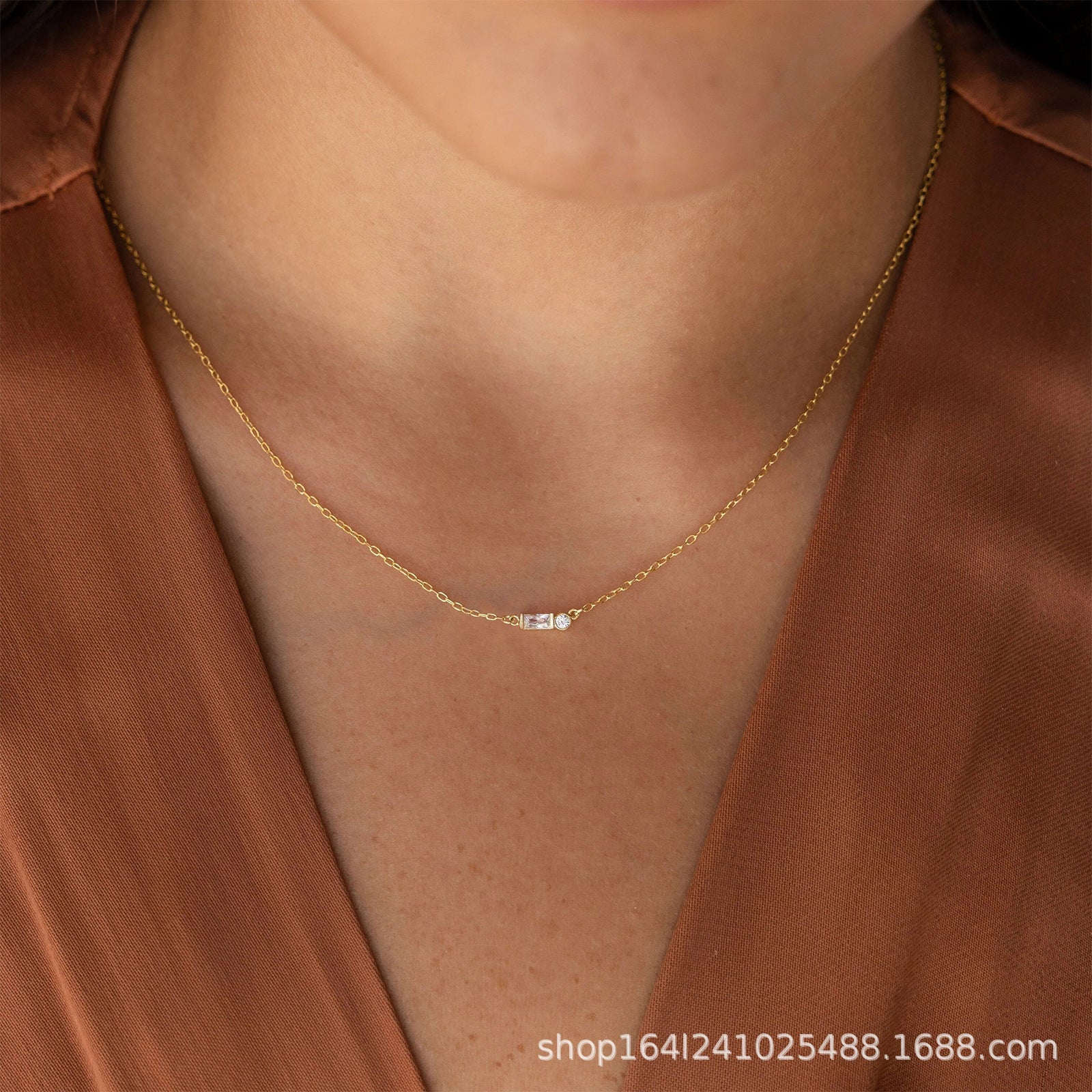 Romantic Gold Necklace for Special Moments