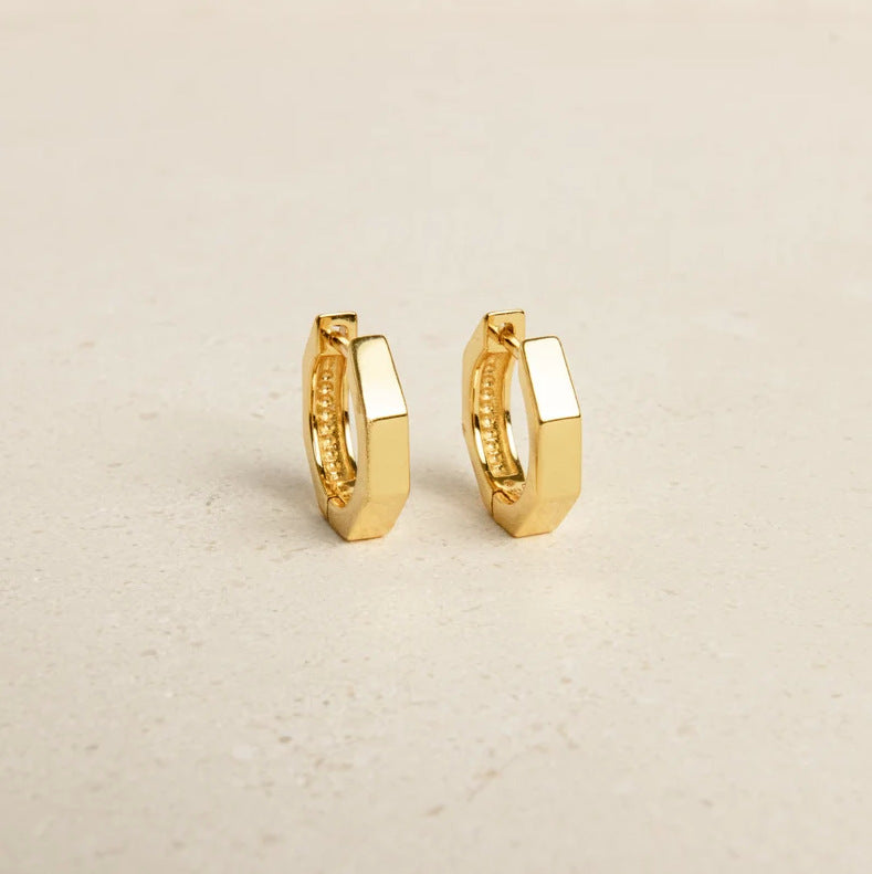 Romantic Gold Earring for Special Moments