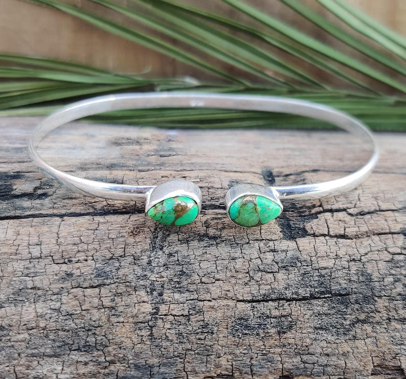 Beautiful Bracelet with Unique Style