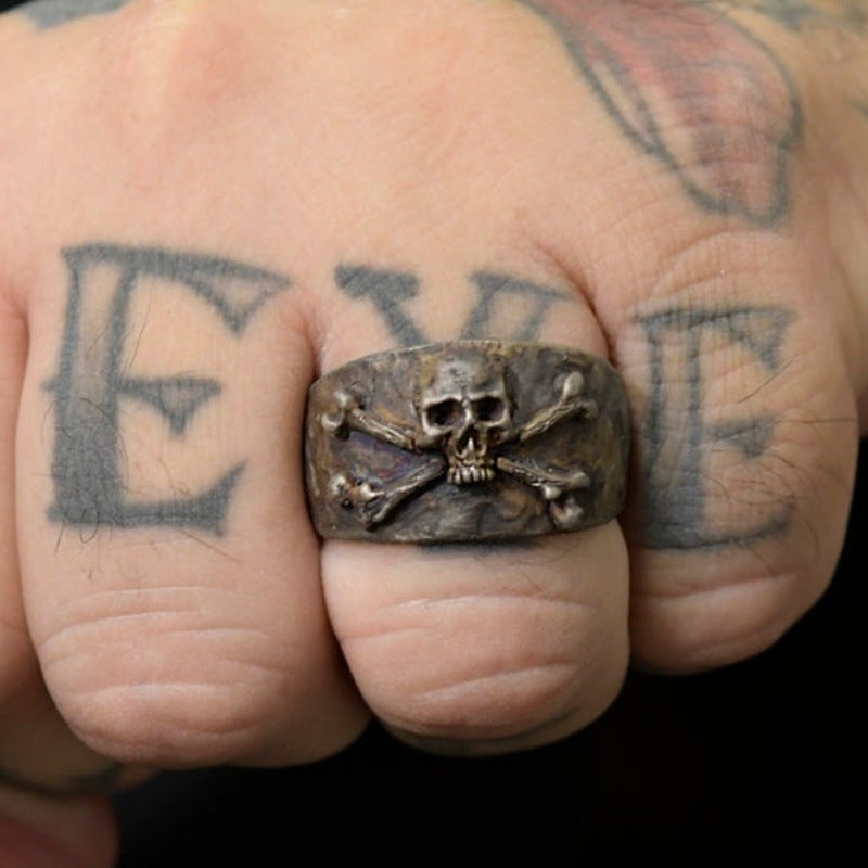 Elegant Gothic Skull Band Ring