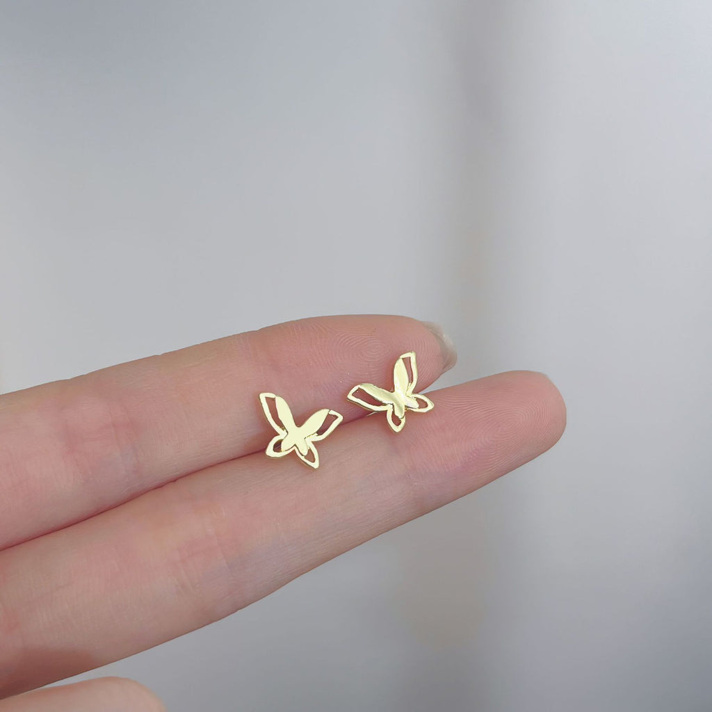 Classic Silver Earring with Timeless Appeal