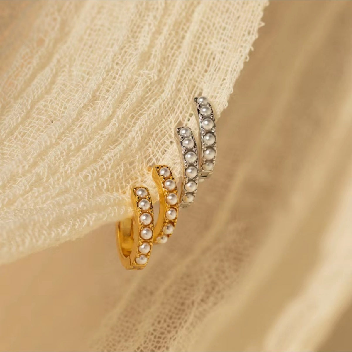 Charming Gold Earring for Any Occasion