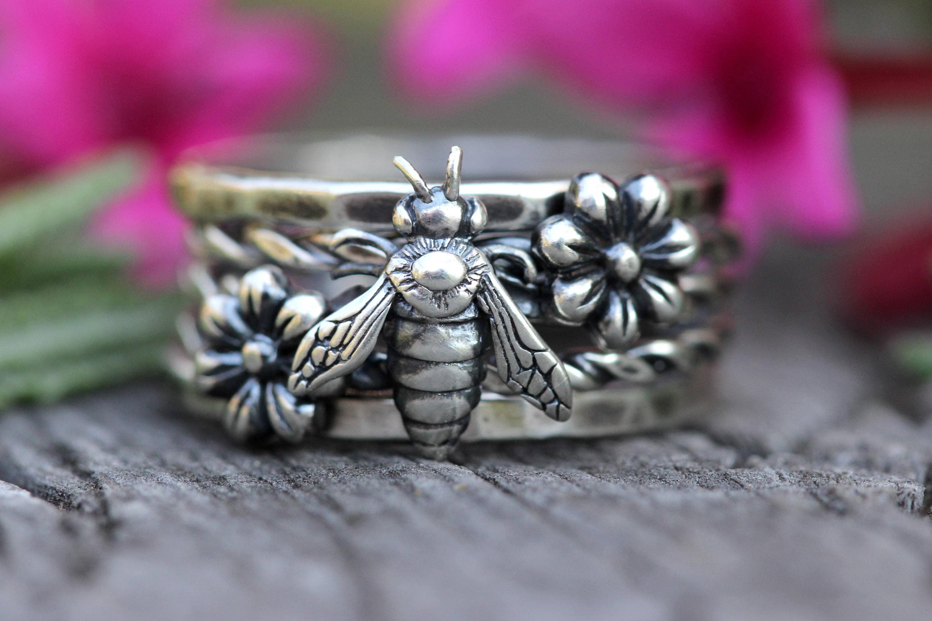 Bee and Flowers Ring Set