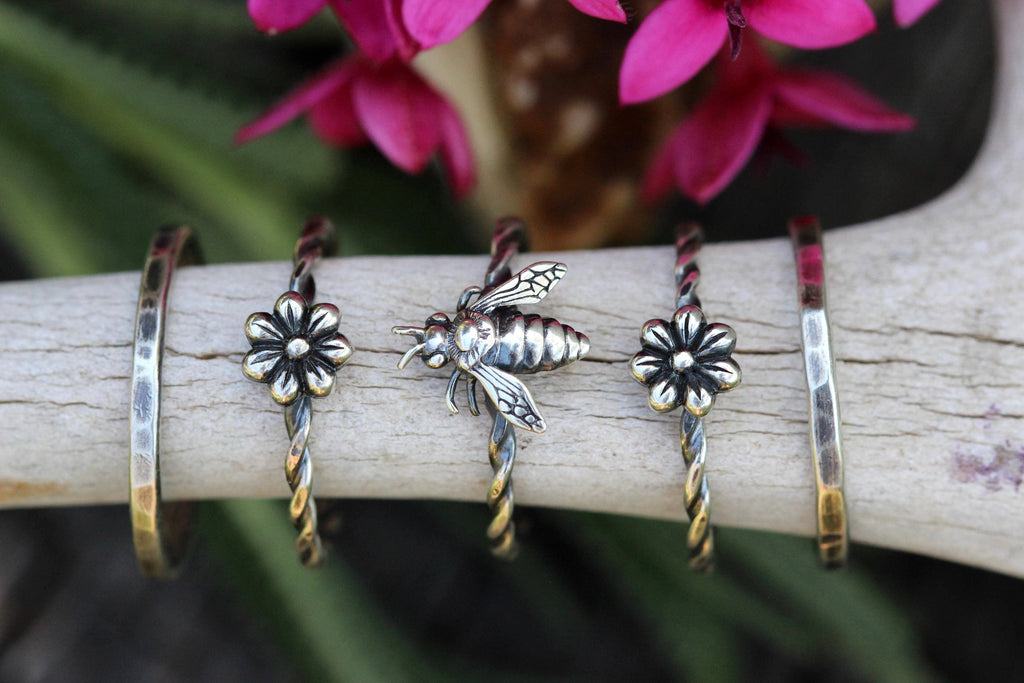 Bee and Flowers Ring Set