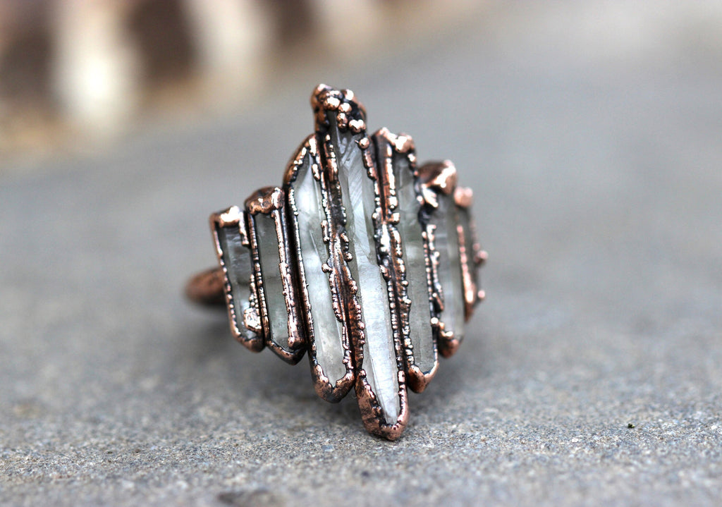 Raw Crystal Ring Alternative Engagement Ring Crystal Point Ring Raw Crystals and Stones Raw Crystal Jewelry