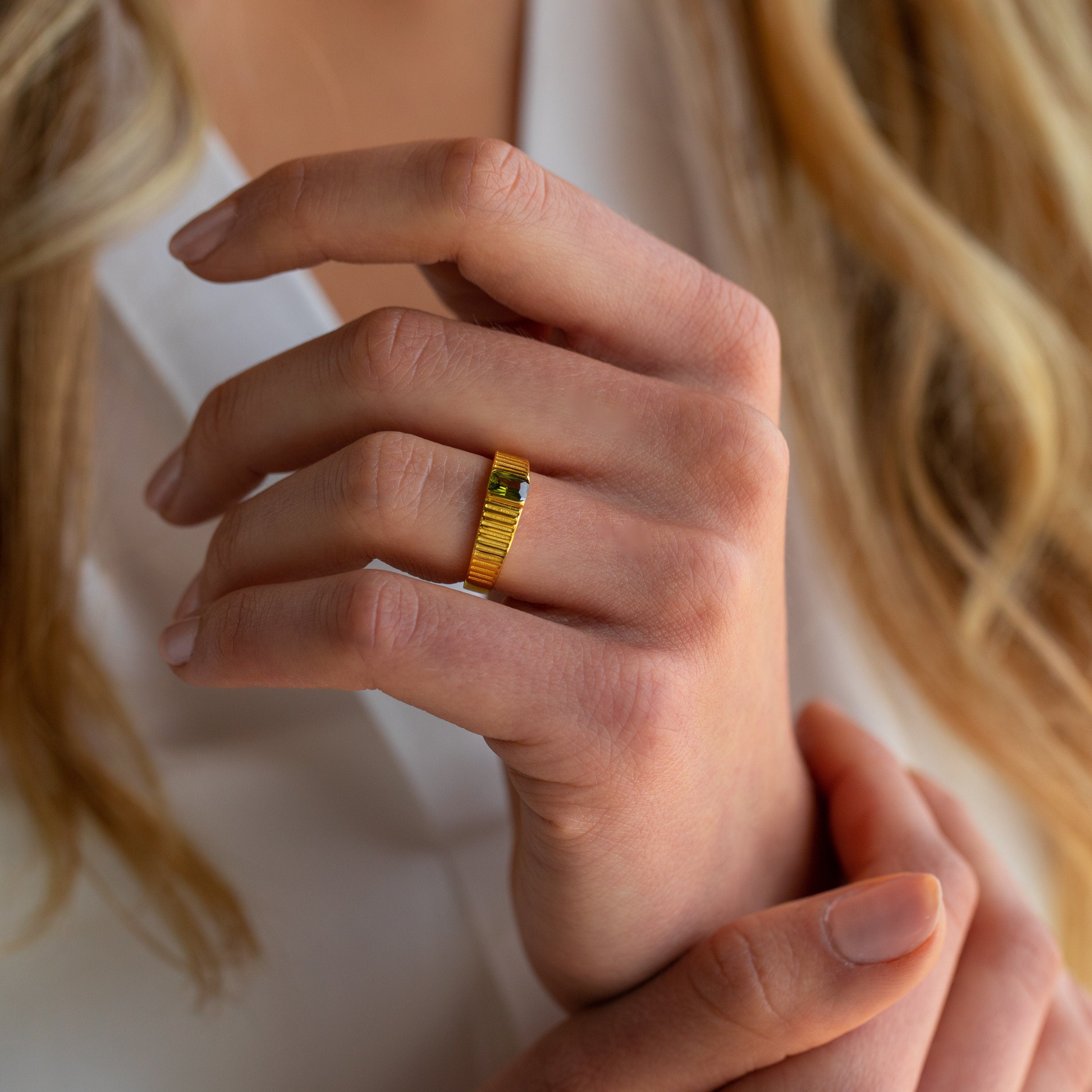Peridot Statement Signet Ring by Caitlyn Minimalist • Gold Vintage Cocktail Ring with Green Gemstone • Perfect Gift for Mom • RR064