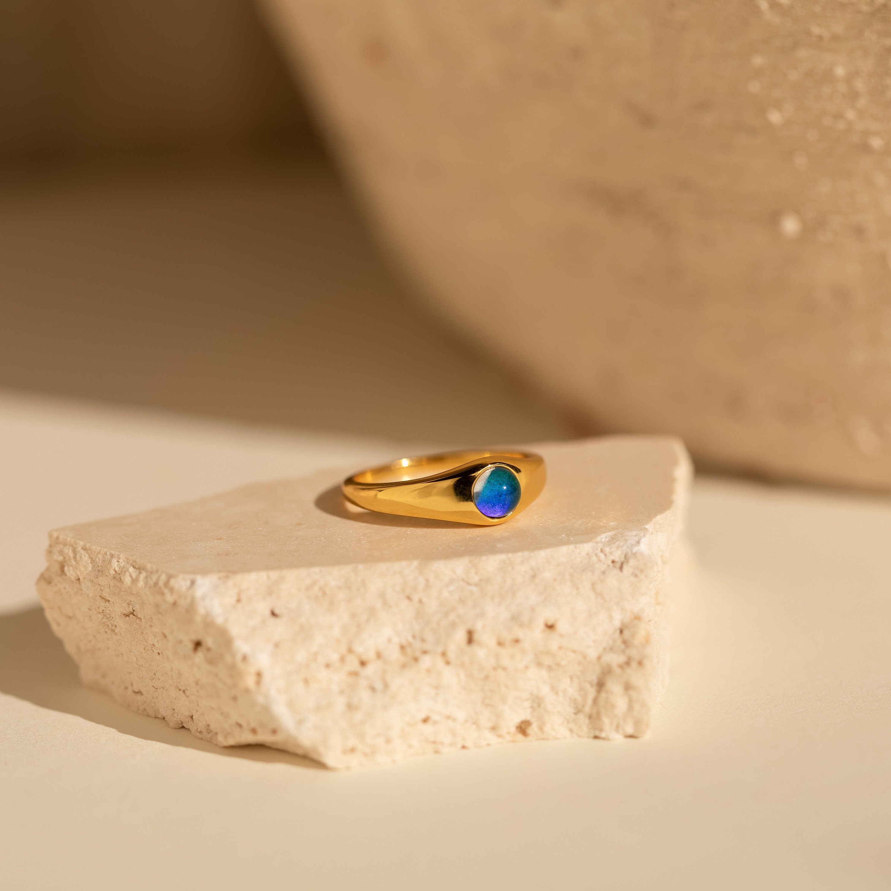 Mood Signet Ring Gold