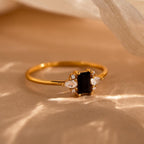 Vintage Black Baguette Ring Gold