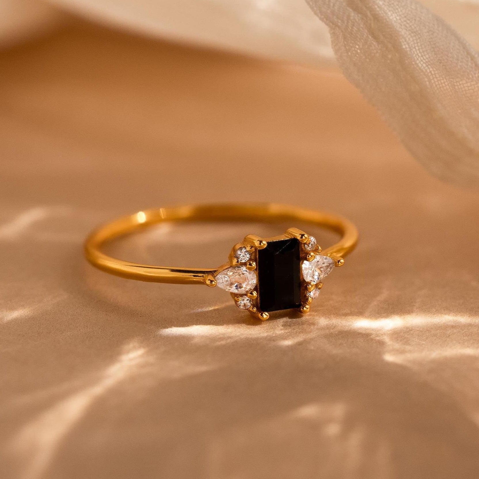Vintage Black Baguette Ring Gold