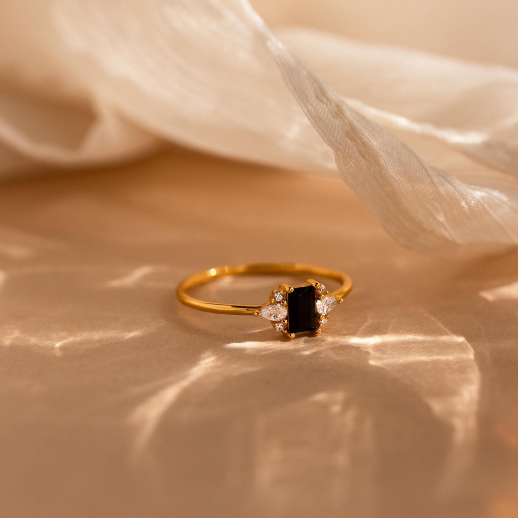 Vintage Black Baguette Ring Gold