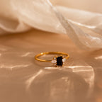 Vintage Black Baguette Ring Gold