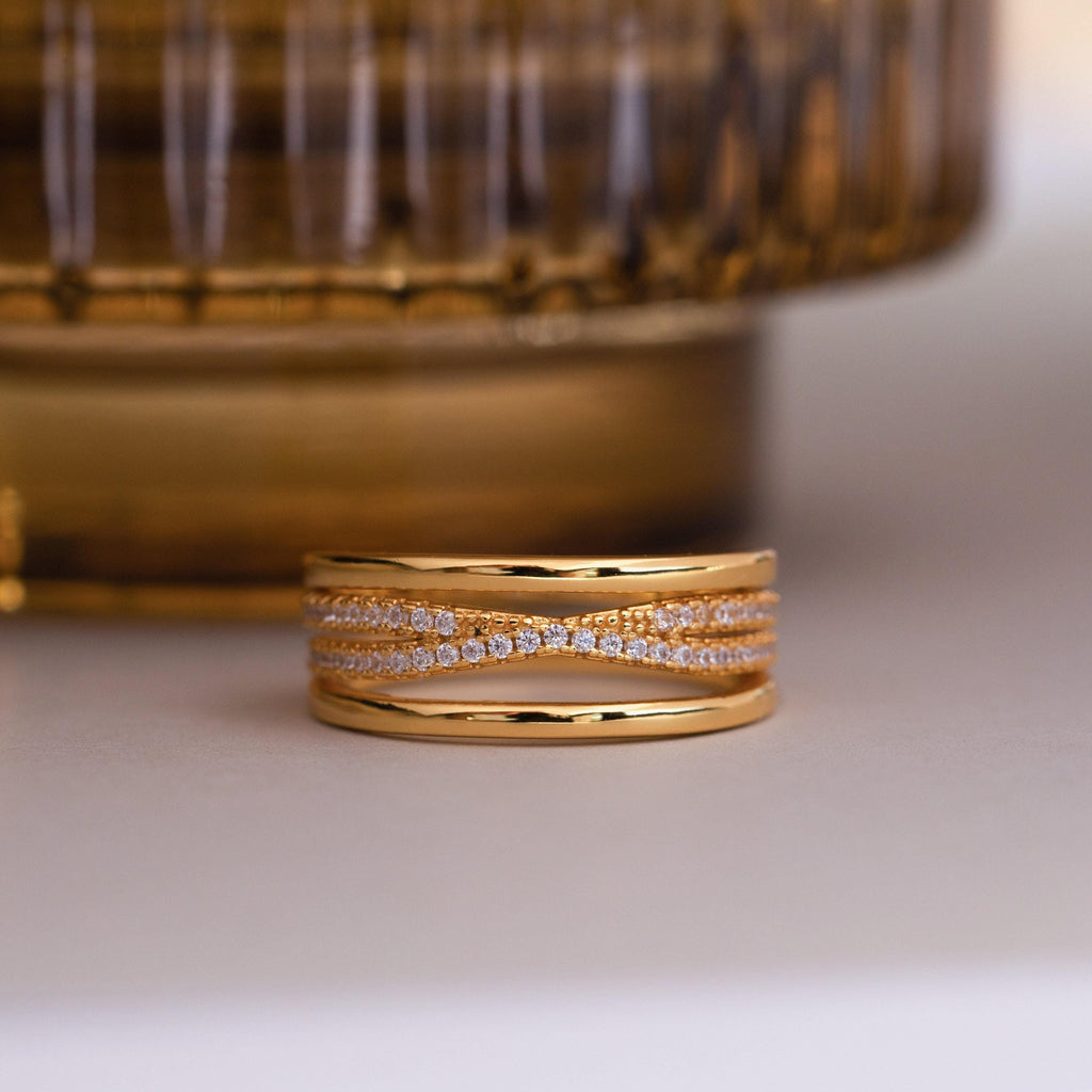 Diamond Twist Ring Gold