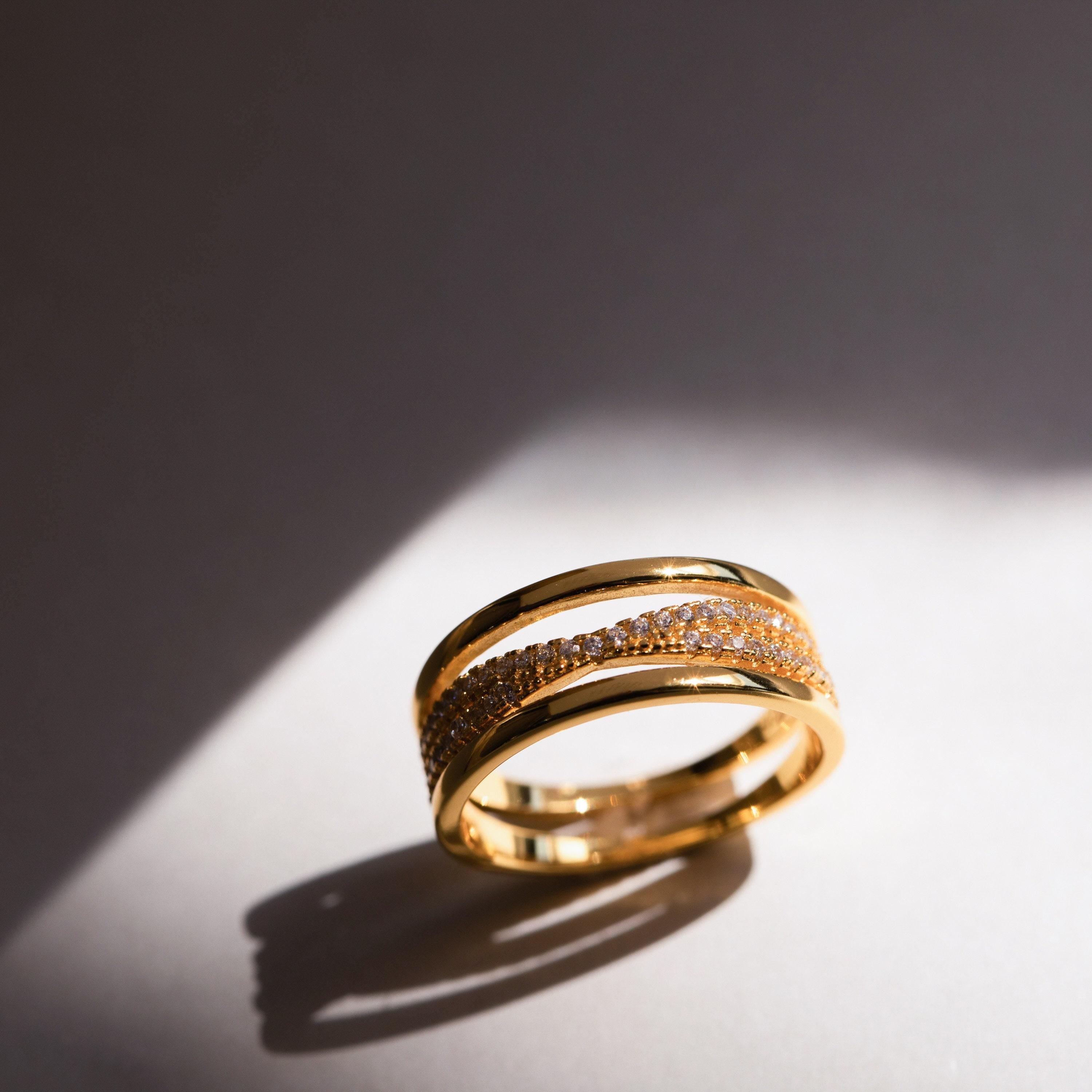 Diamond Twist Ring Gold