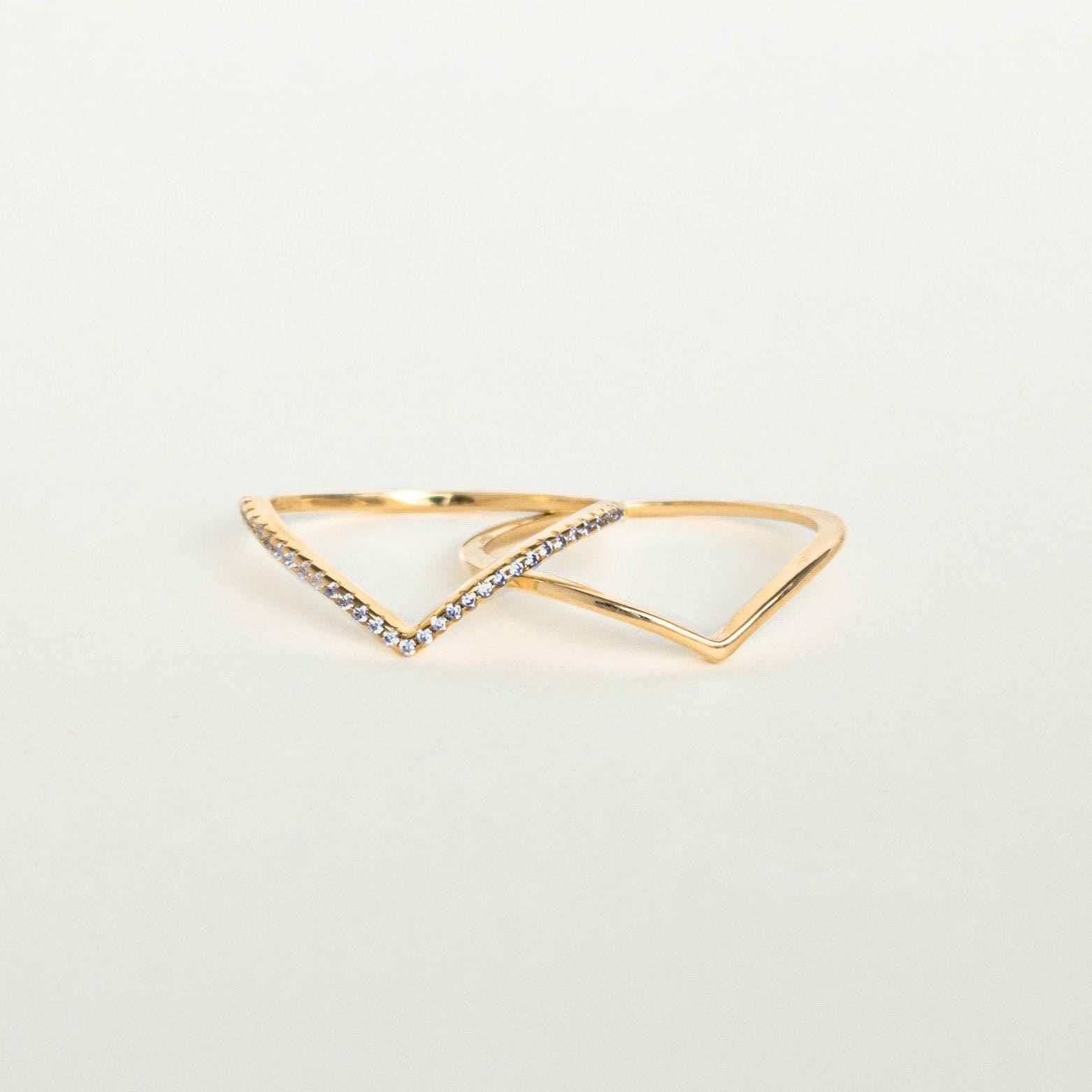 Curved Diamond Chevron Stacking Rings