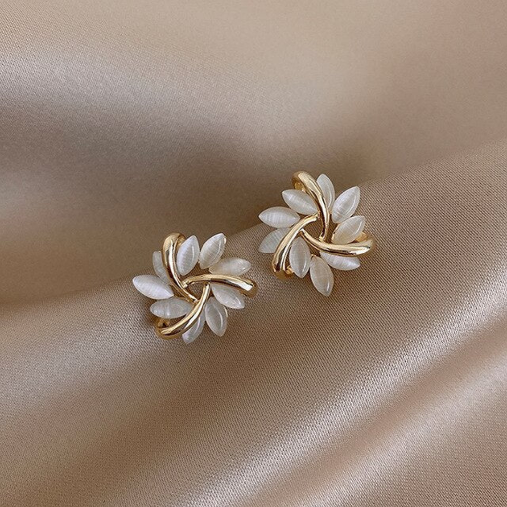 Luxury White Opal Earrings In Gold