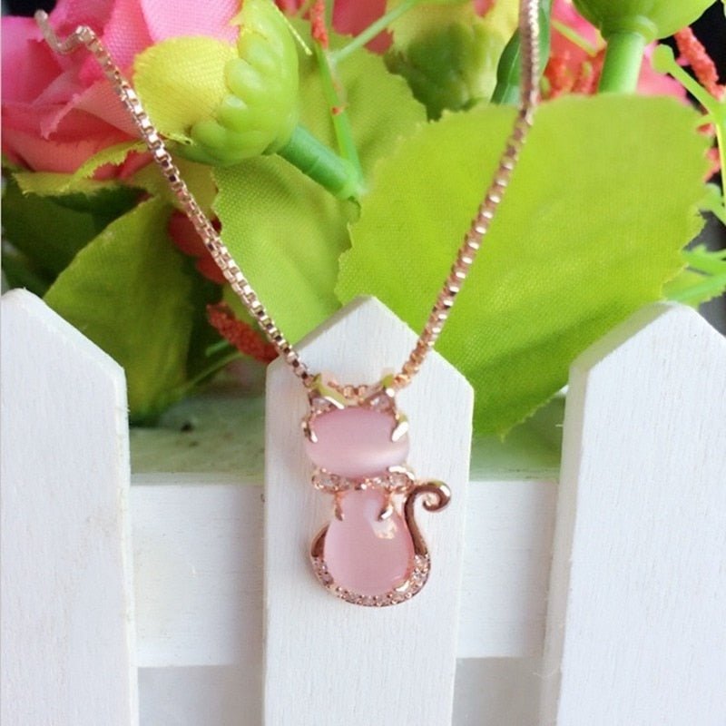 Pink Stone Lovely Cat Necklace With Zircon
